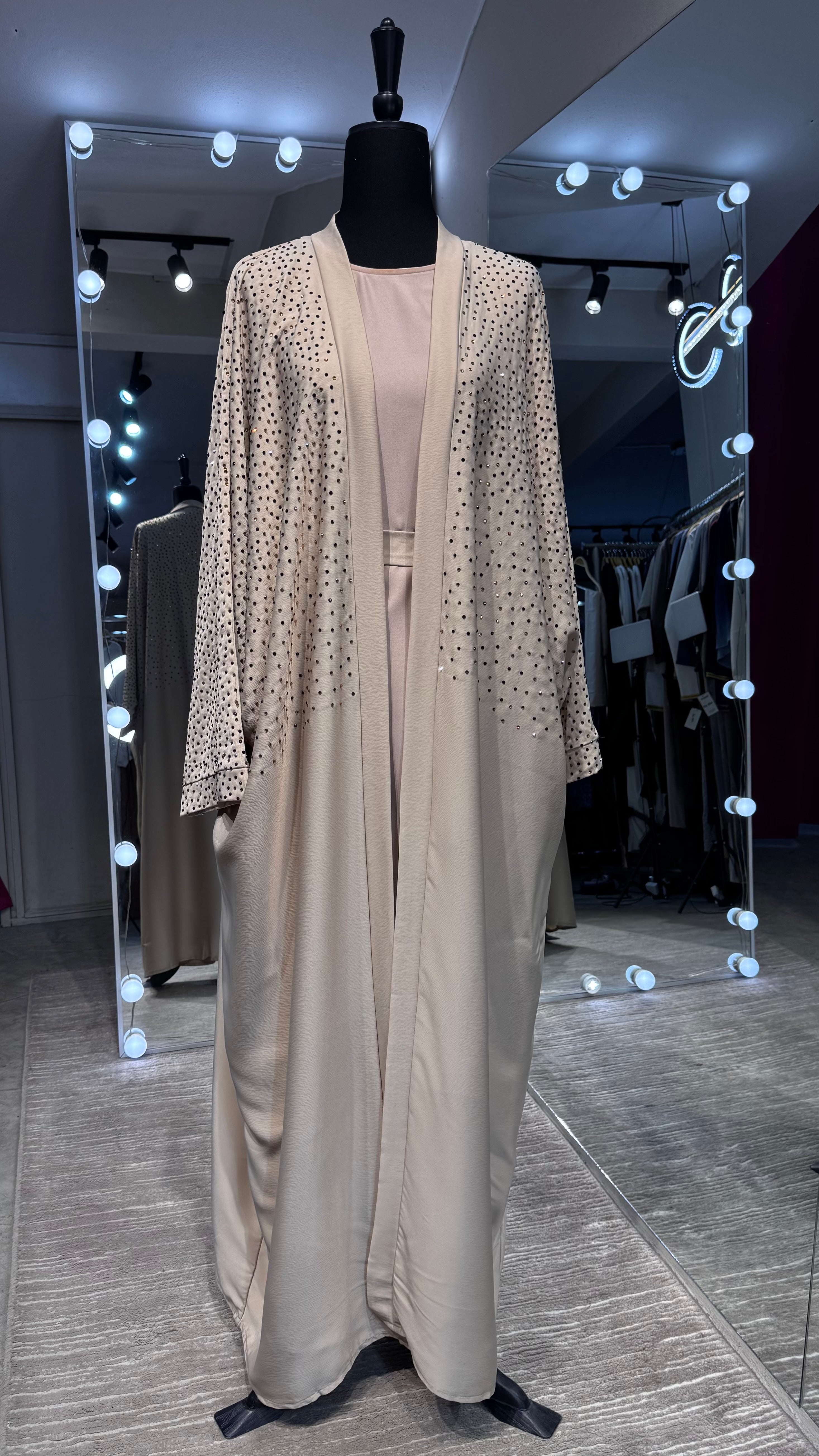 Upper stone Umbrella Cut Robe 4pcs set- Beige