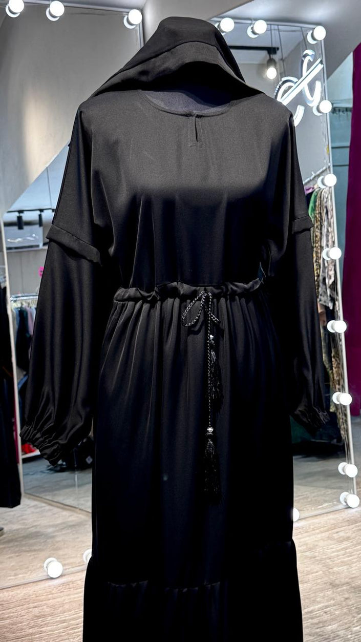 Black Nida round neck and pleated design